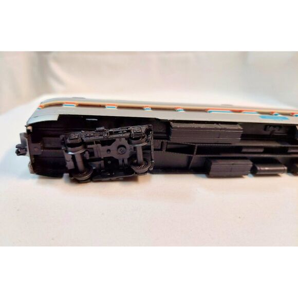 Rivarossi AHM 85' Amtrak Smooth Side Observation Car #617 HO 12" 6402-AM - Picture 5 of 6